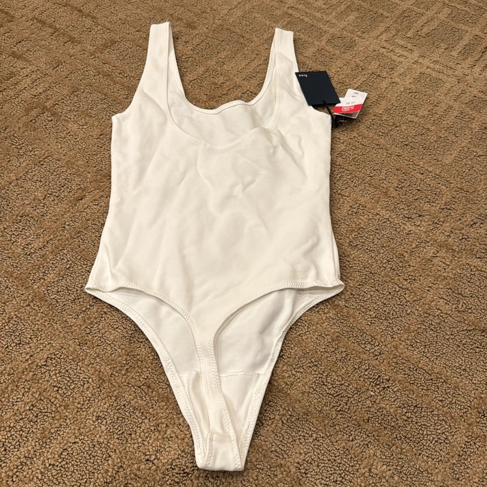 Aritzia White Scoop Neck Ribbed Bodysuit - Picture 2 of 5
